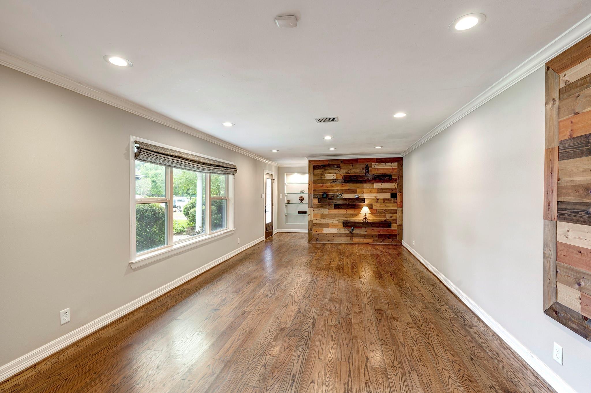 6107 Queenswood Lane