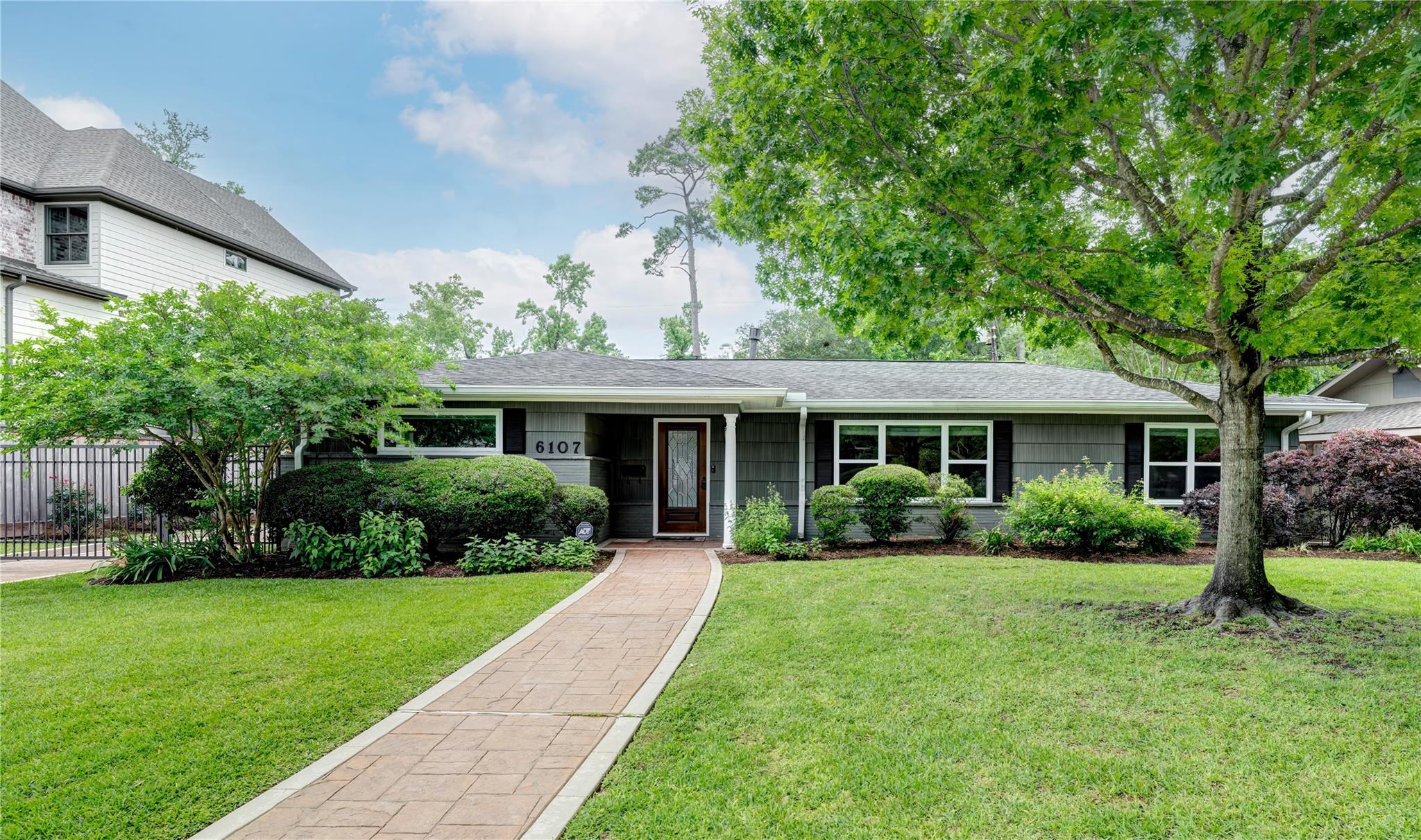6107 Queenswood Lane