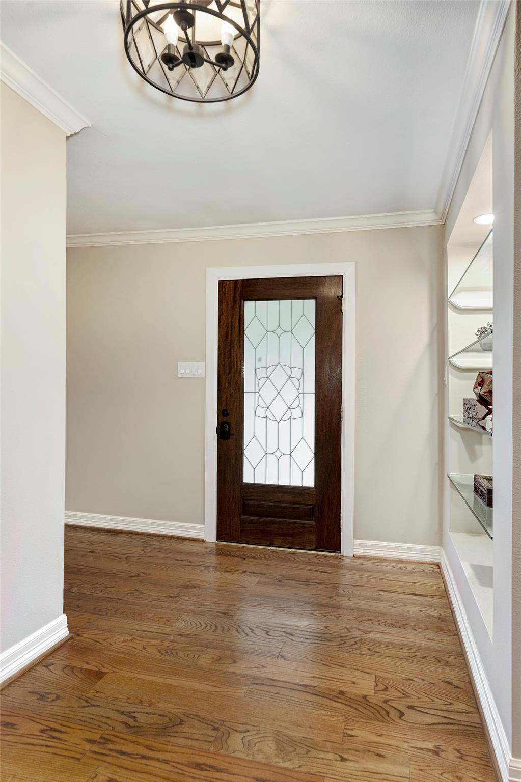 6107 Queenswood Lane