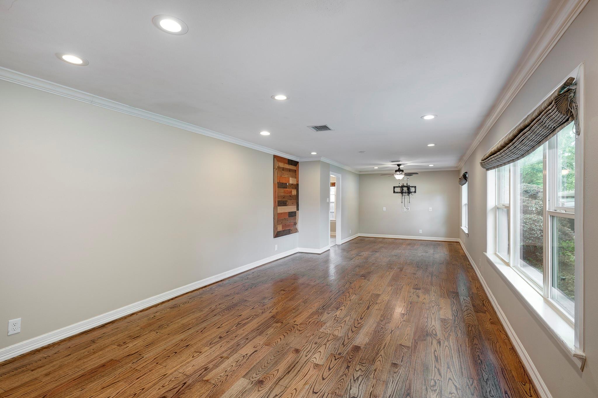 6107 Queenswood Lane