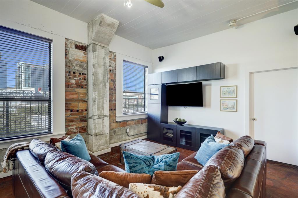 2205 Mckinney Street # 513