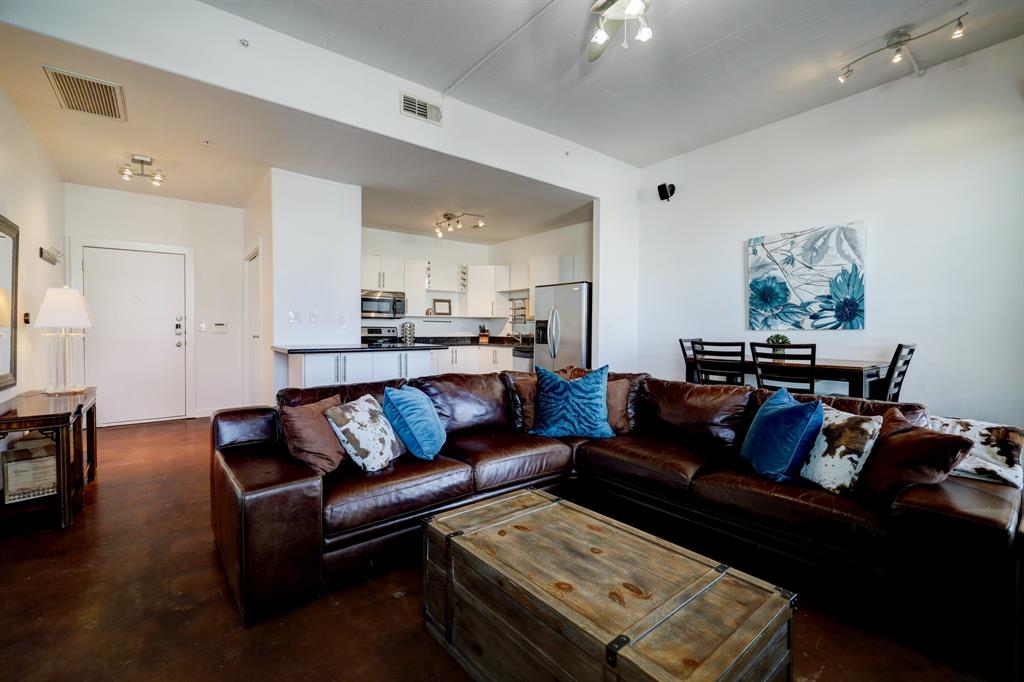 2205 Mckinney Street # 513