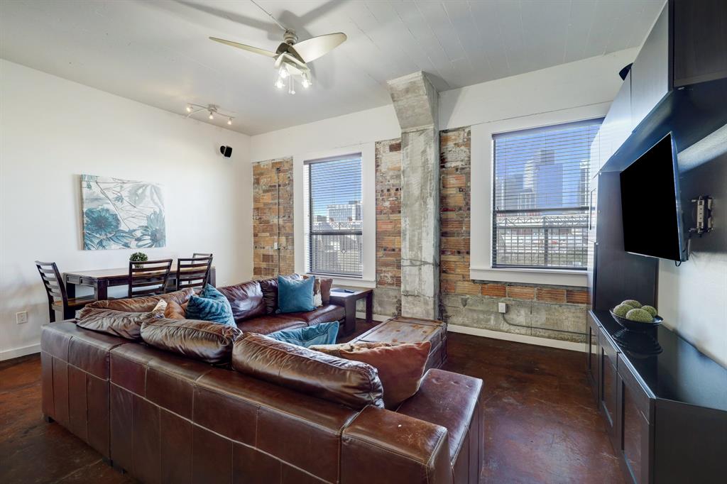 2205 Mckinney Street # 513