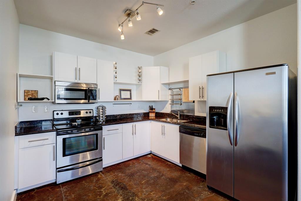 2205 Mckinney Street # 513