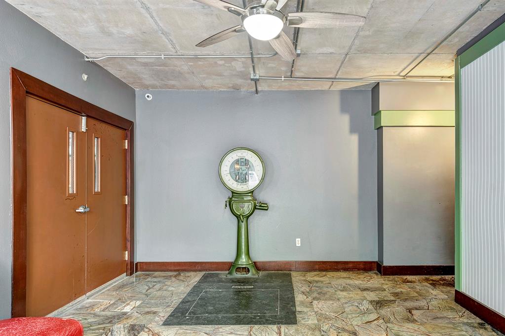 2205 Mckinney Street # 513