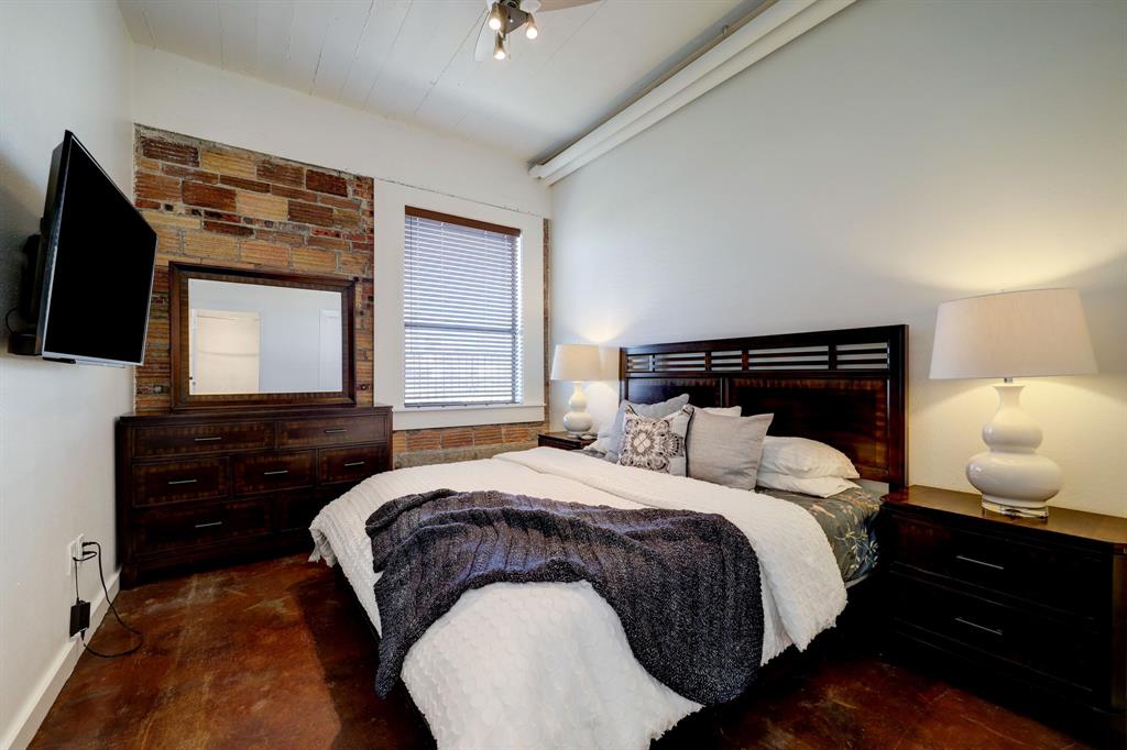 2205 Mckinney Street # 513