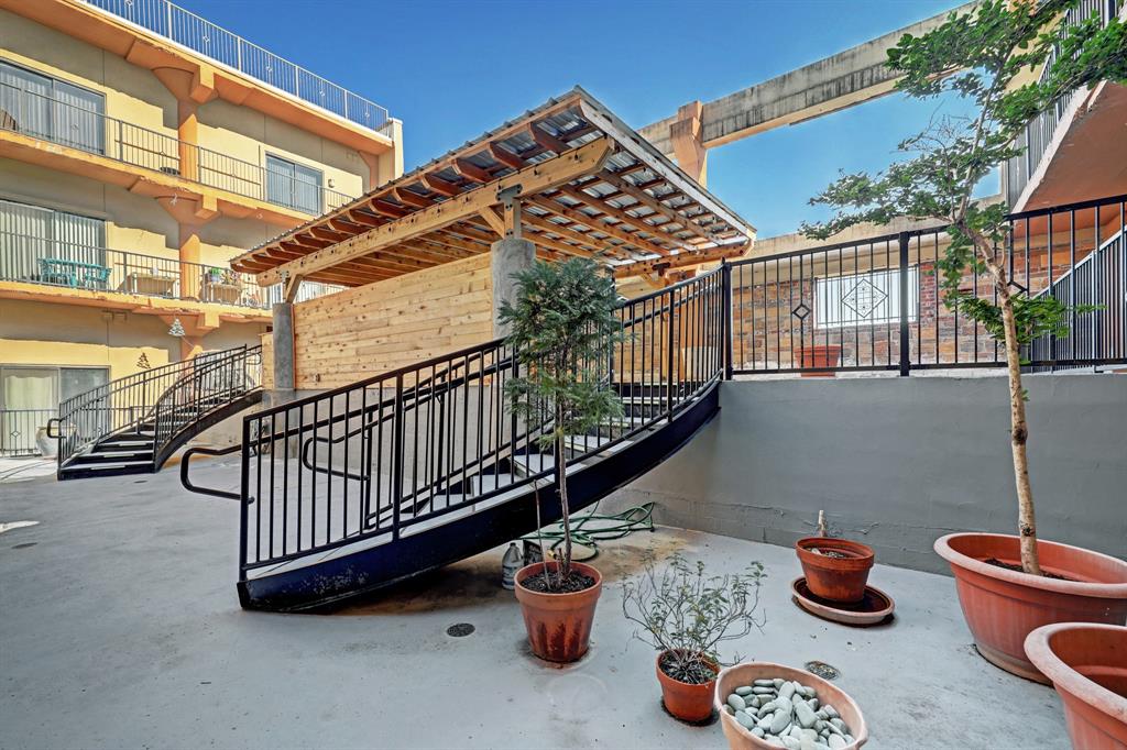 2205 Mckinney Street # 513