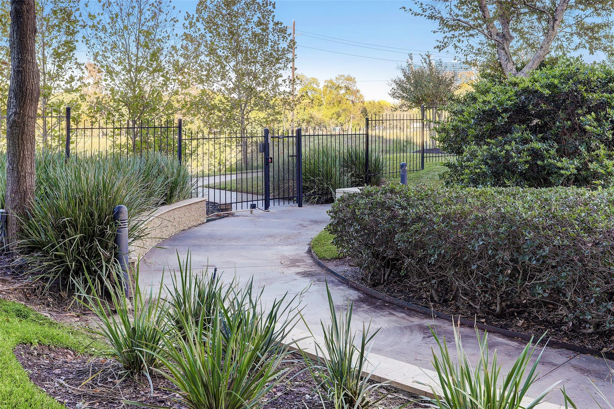 2001 Holcombe Boulevard # 2004