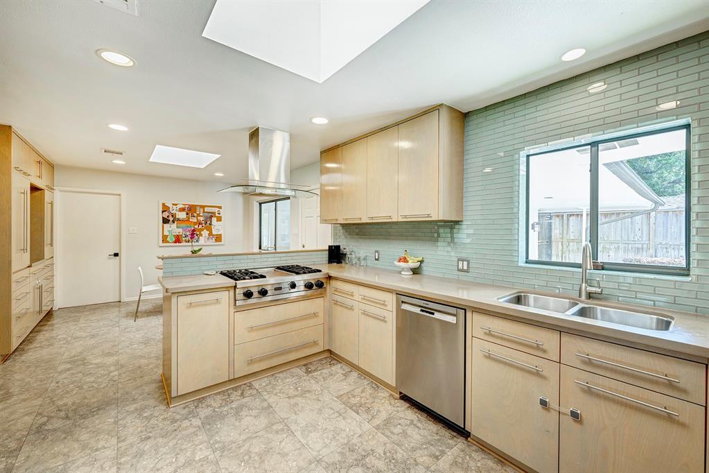 7918 Chevy Chase Drive