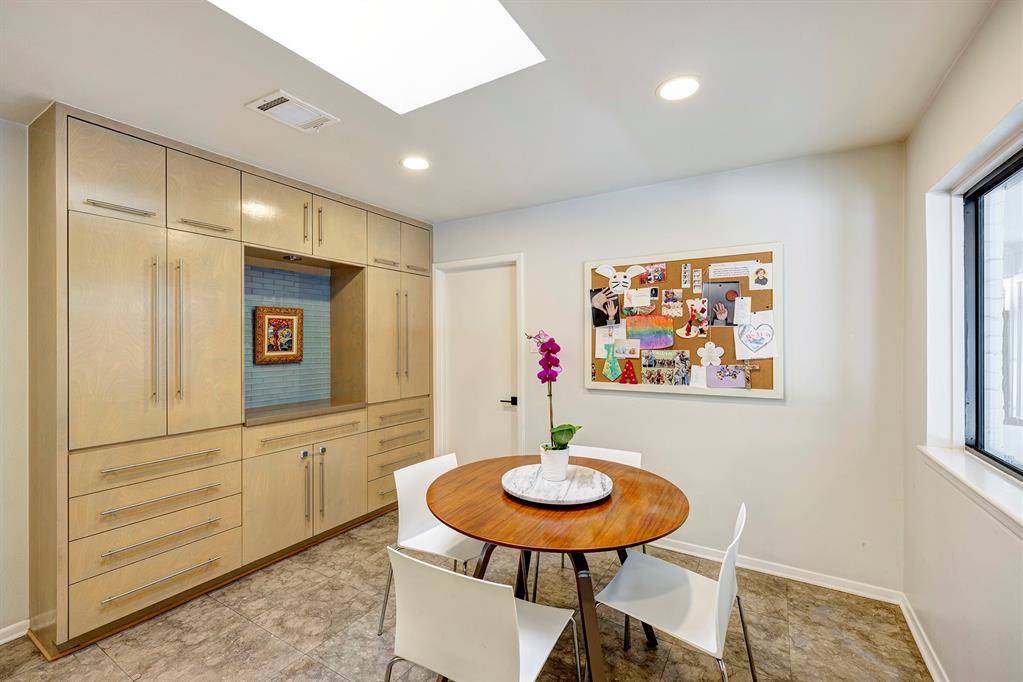 7918 Chevy Chase Drive