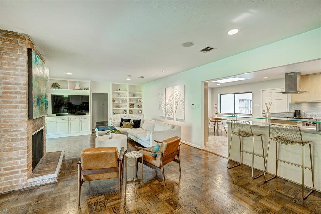 7918 Chevy Chase Drive