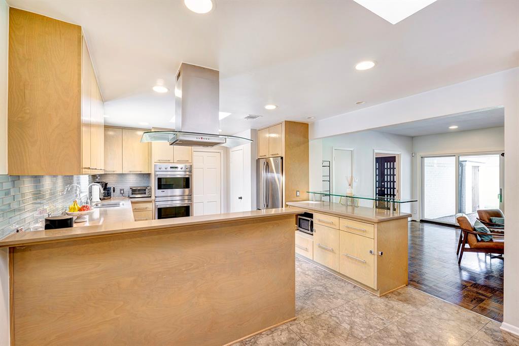 7918 Chevy Chase Drive