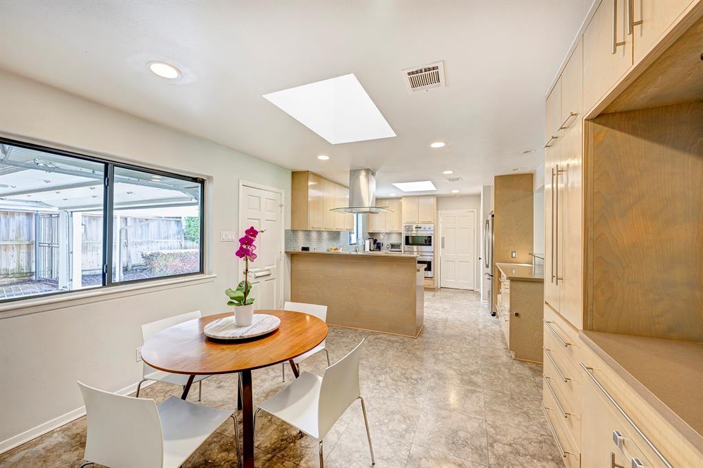 7918 Chevy Chase Drive
