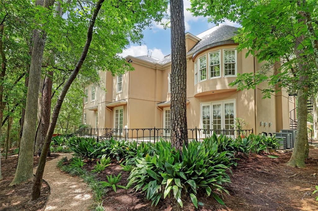 414 Little John Lane