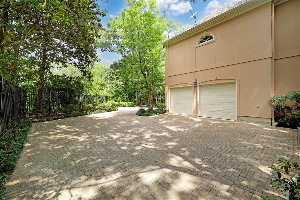 414 Little John Lane