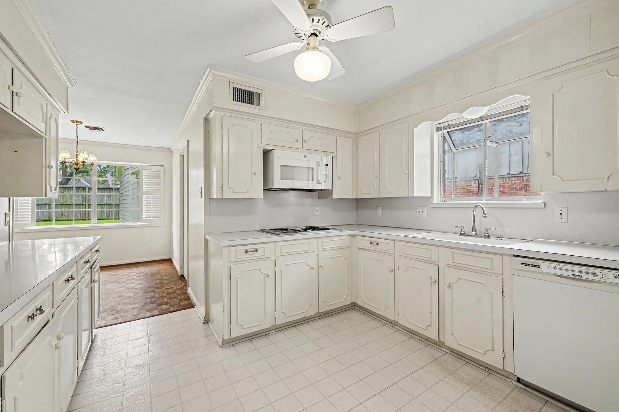 7827 Meadowbriar Lane