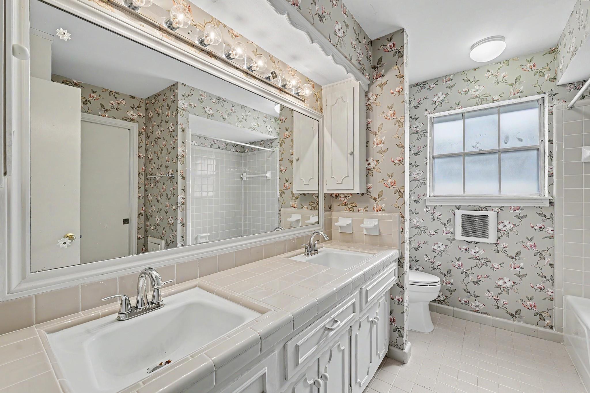 7827 Meadowbriar Lane