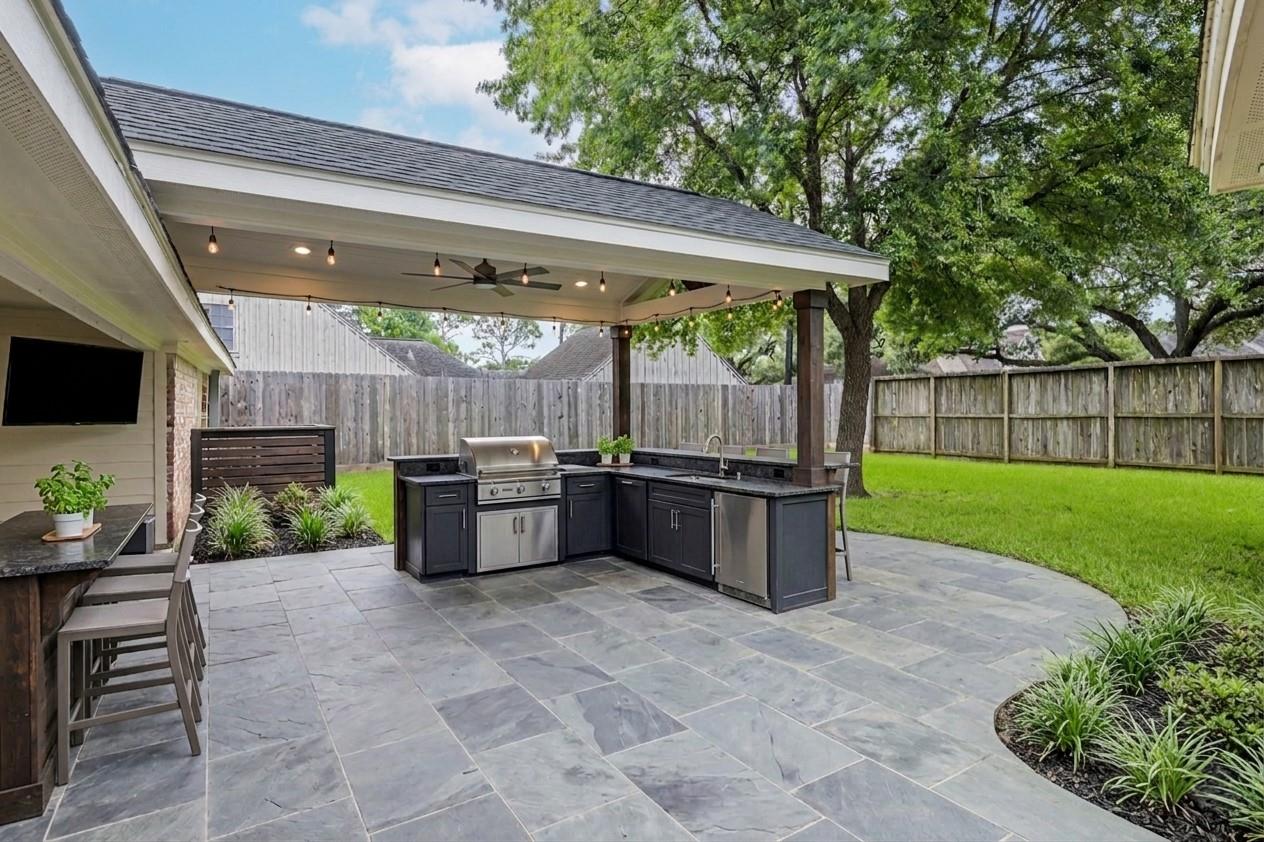 7827 Meadowbriar Lane