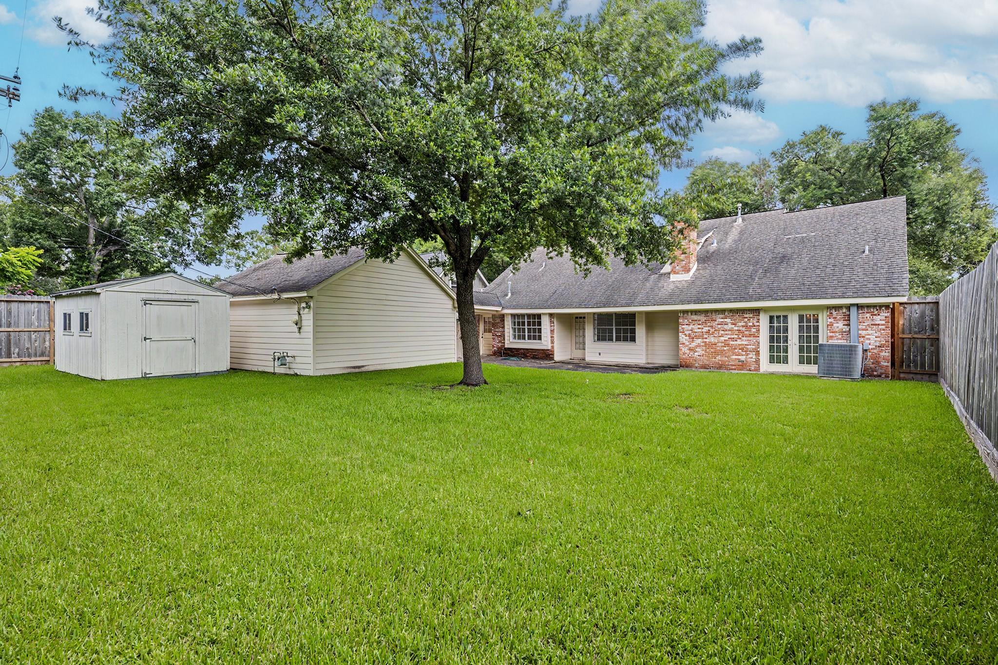 7827 Meadowbriar Lane