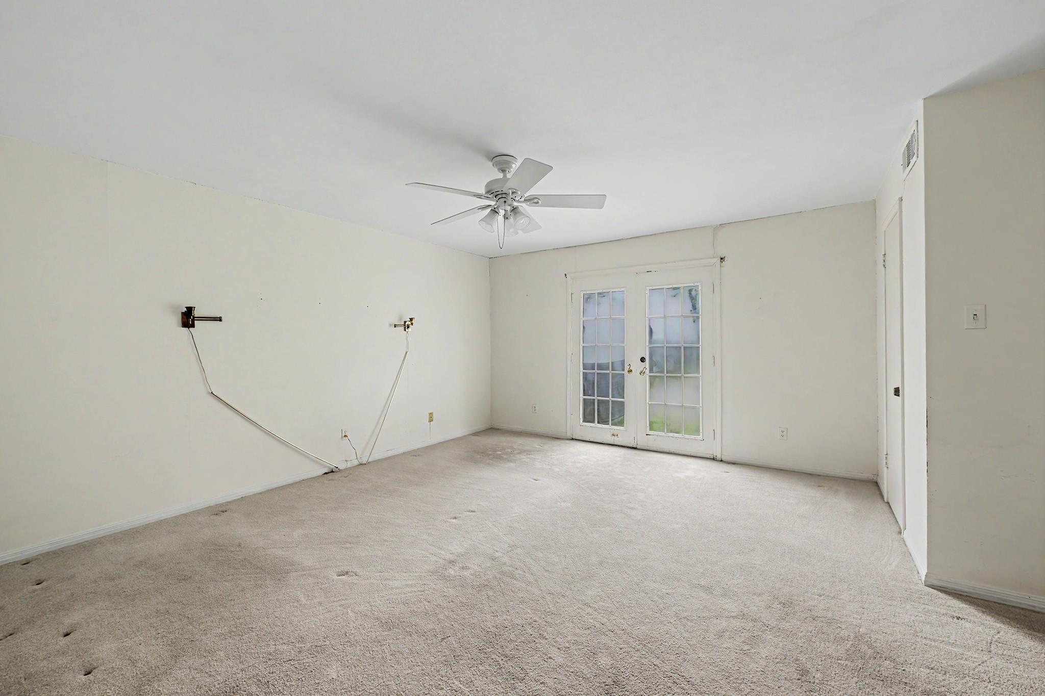 7827 Meadowbriar Lane