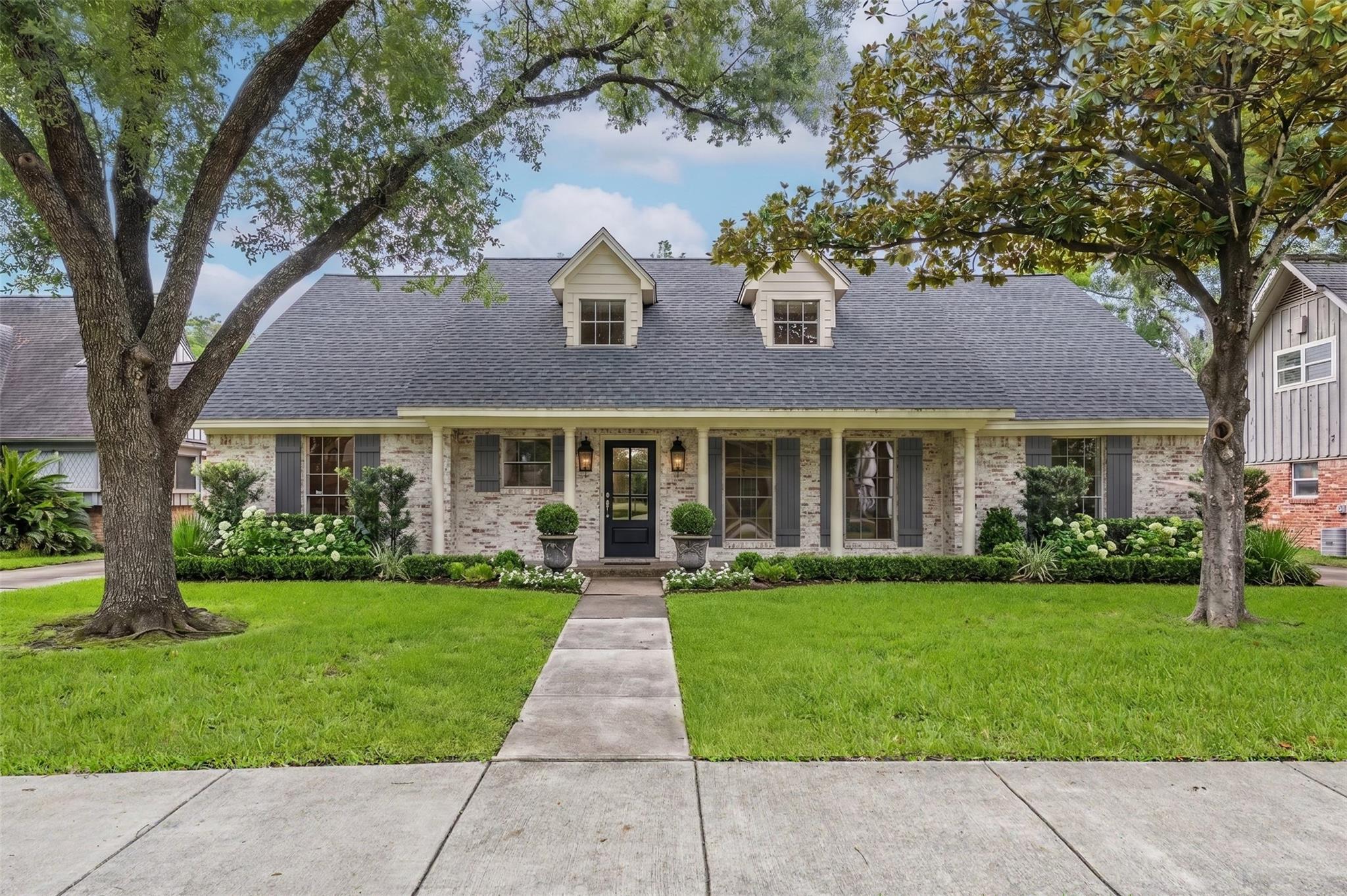 7827 Meadowbriar Lane