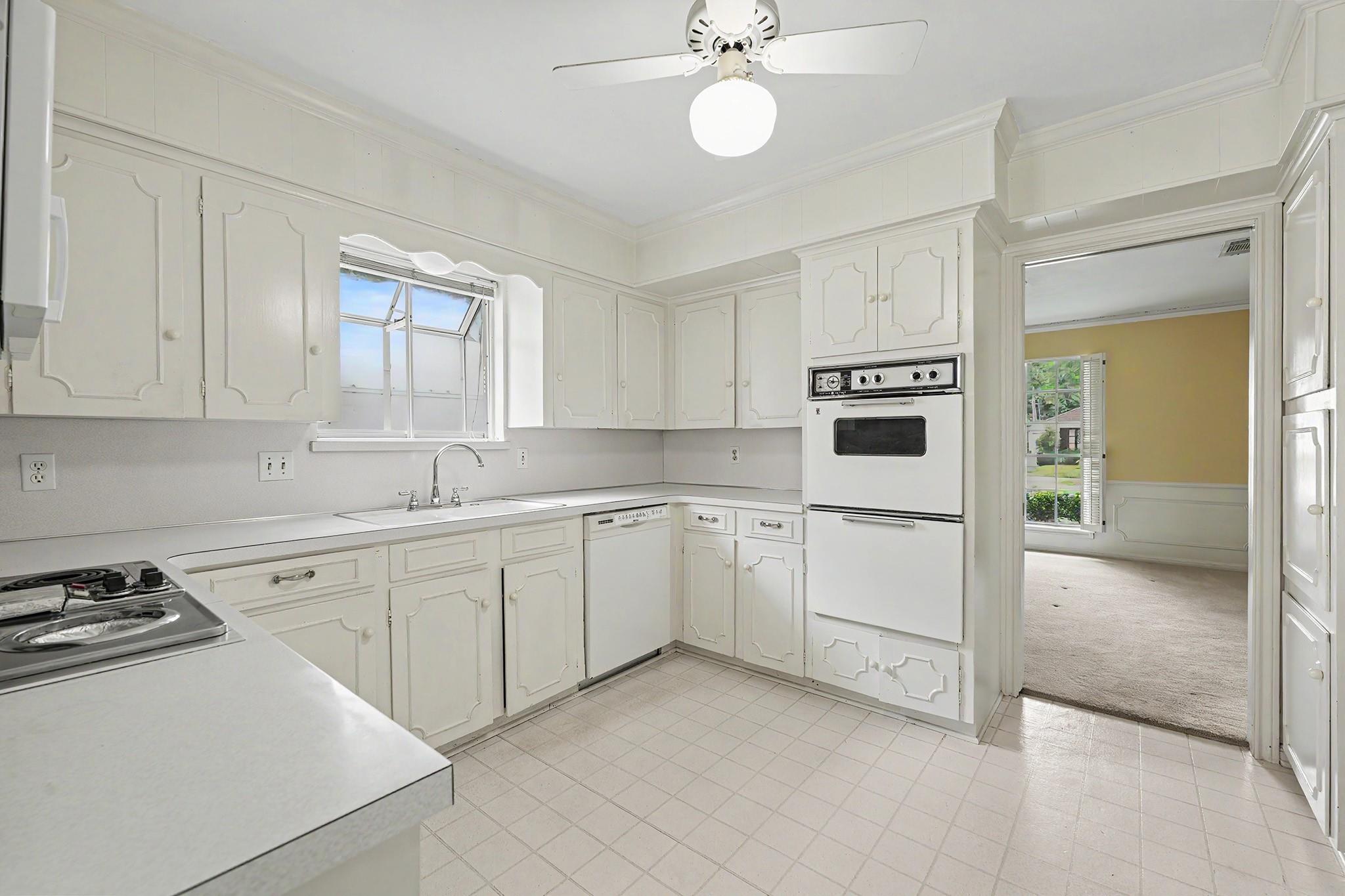 7827 Meadowbriar Lane