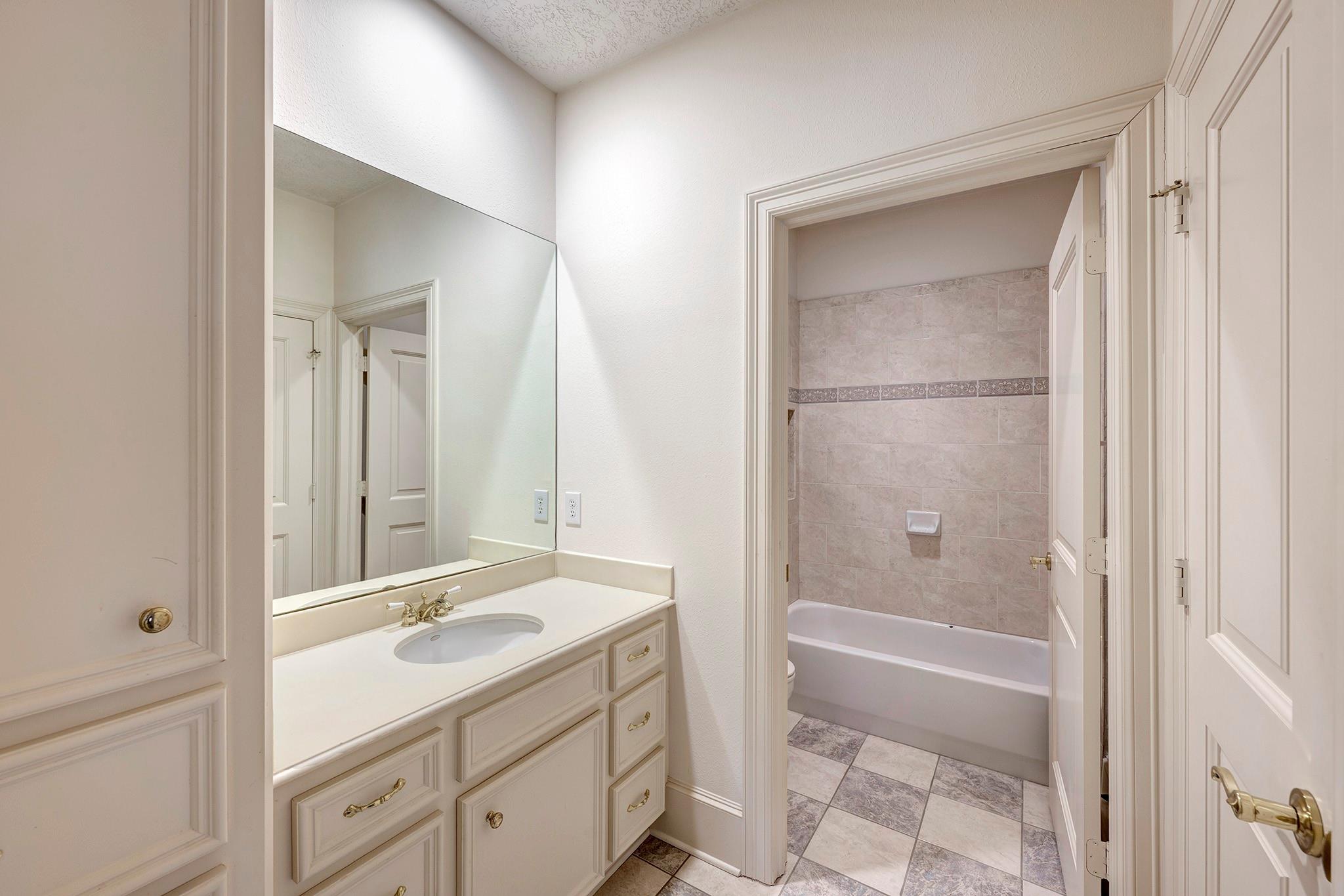 5081 Cedar Creek Drive