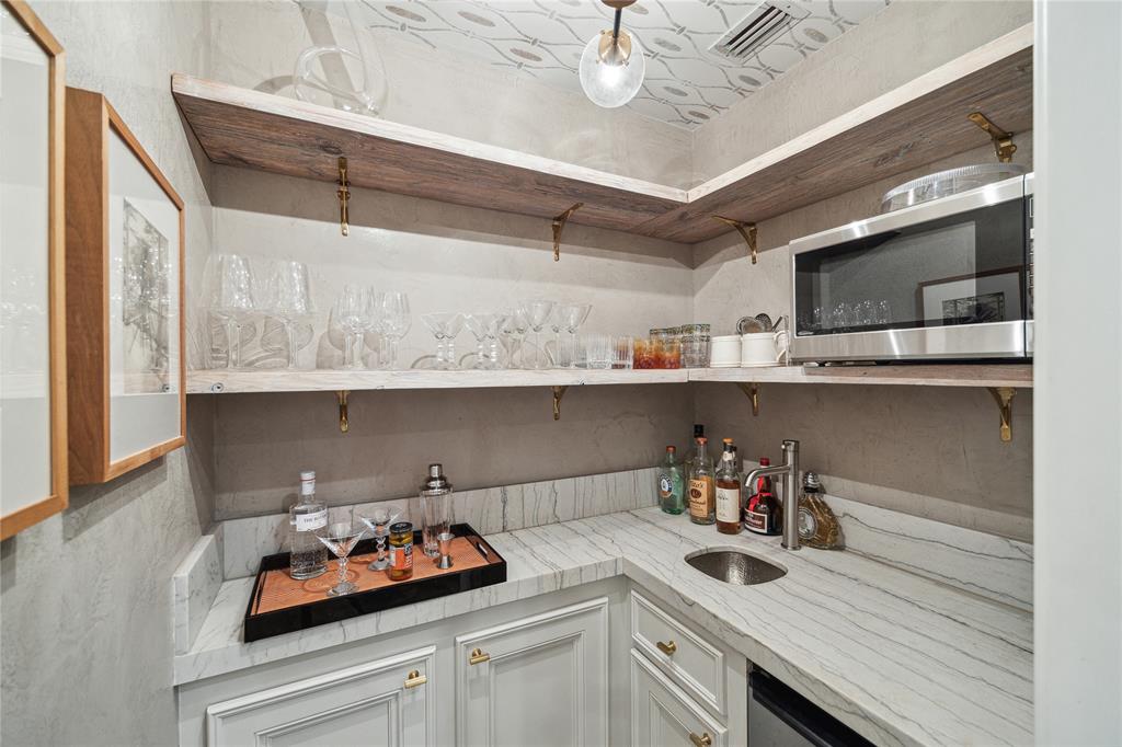 1206 Potomac Drive
