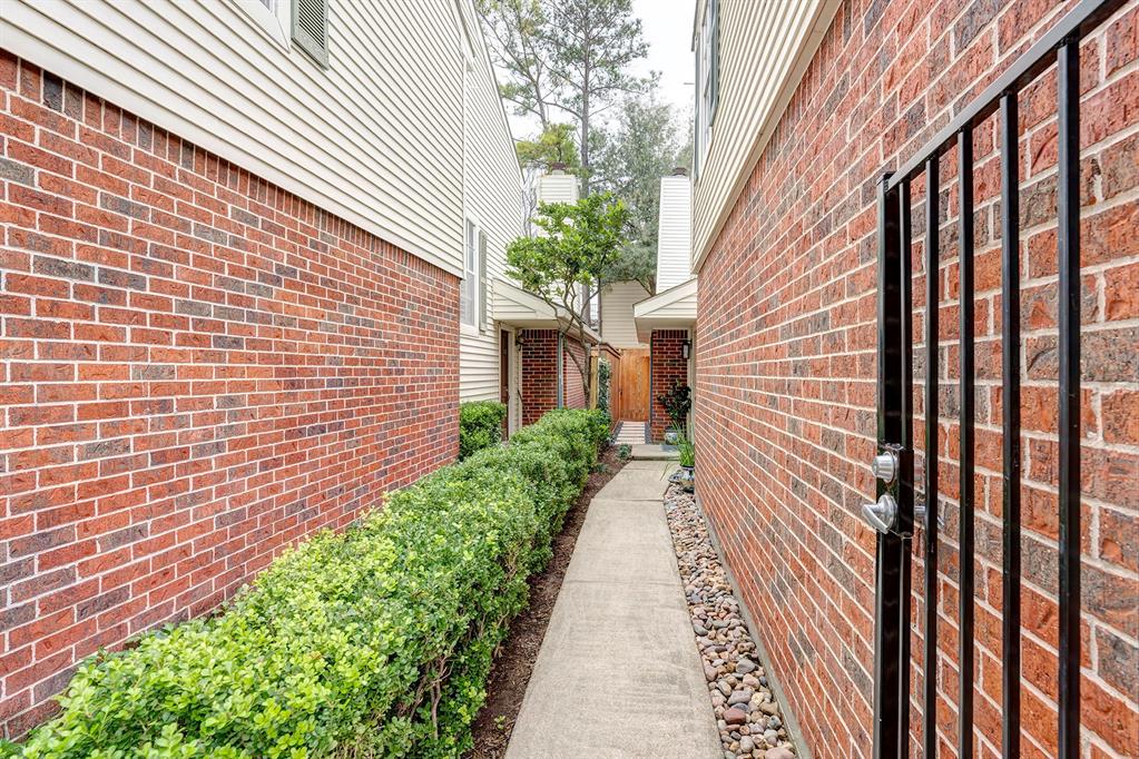 304 Reinicke Street