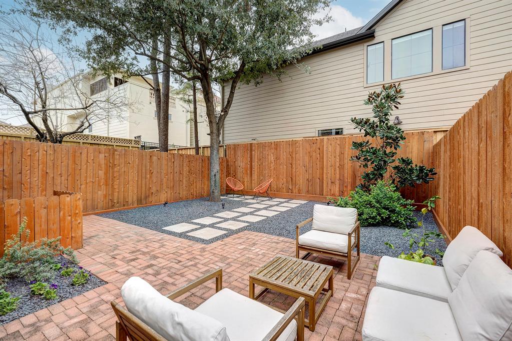 304 Reinicke Street