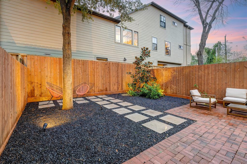 304 Reinicke Street