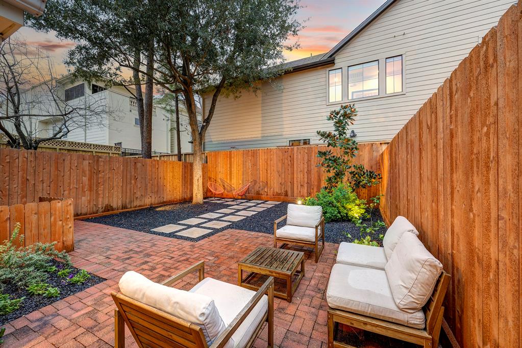 304 Reinicke Street