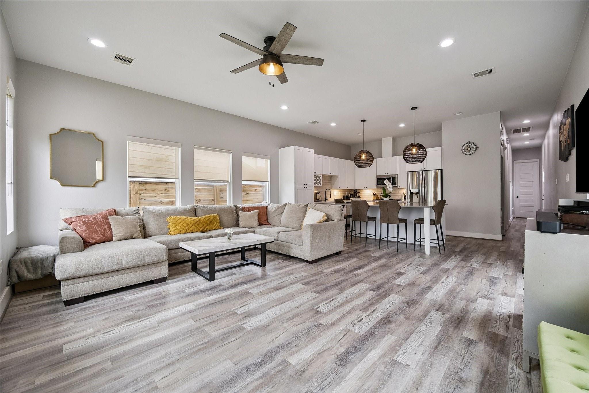 122 E 33rd Street