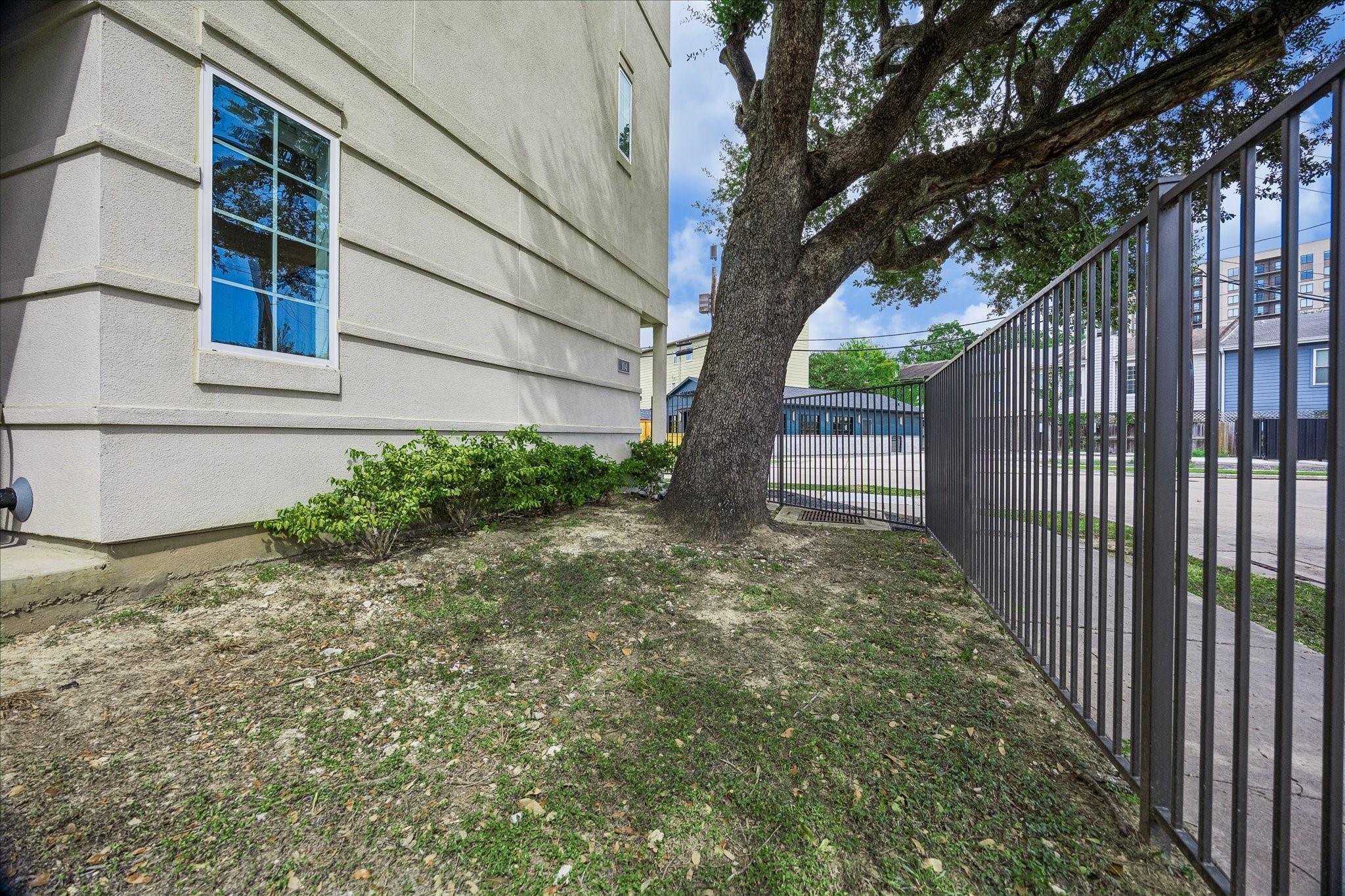 104 W Drew Street