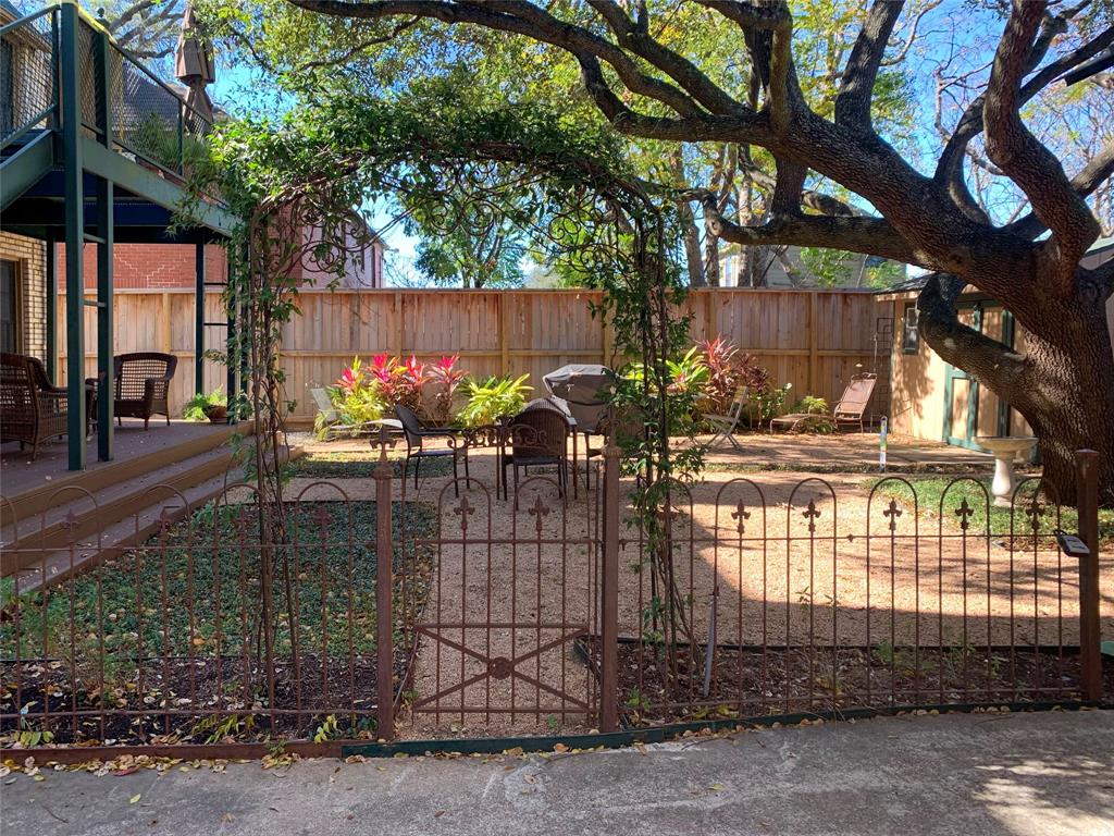 1912 Sul Ross # 2