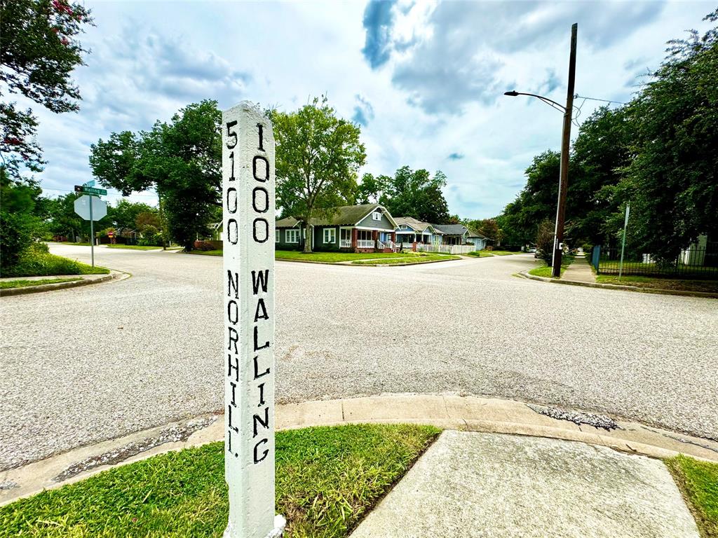 1110 Walling Street