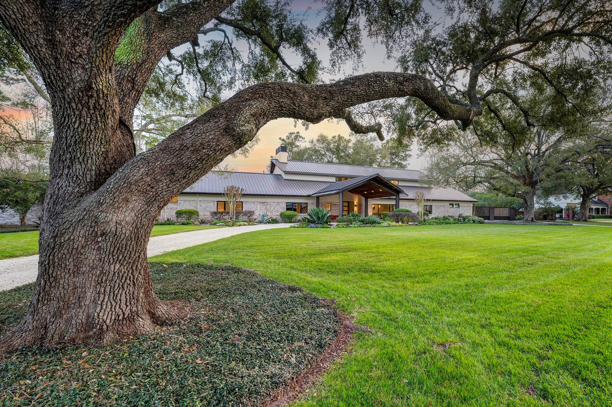 11105 S Country Squire Street