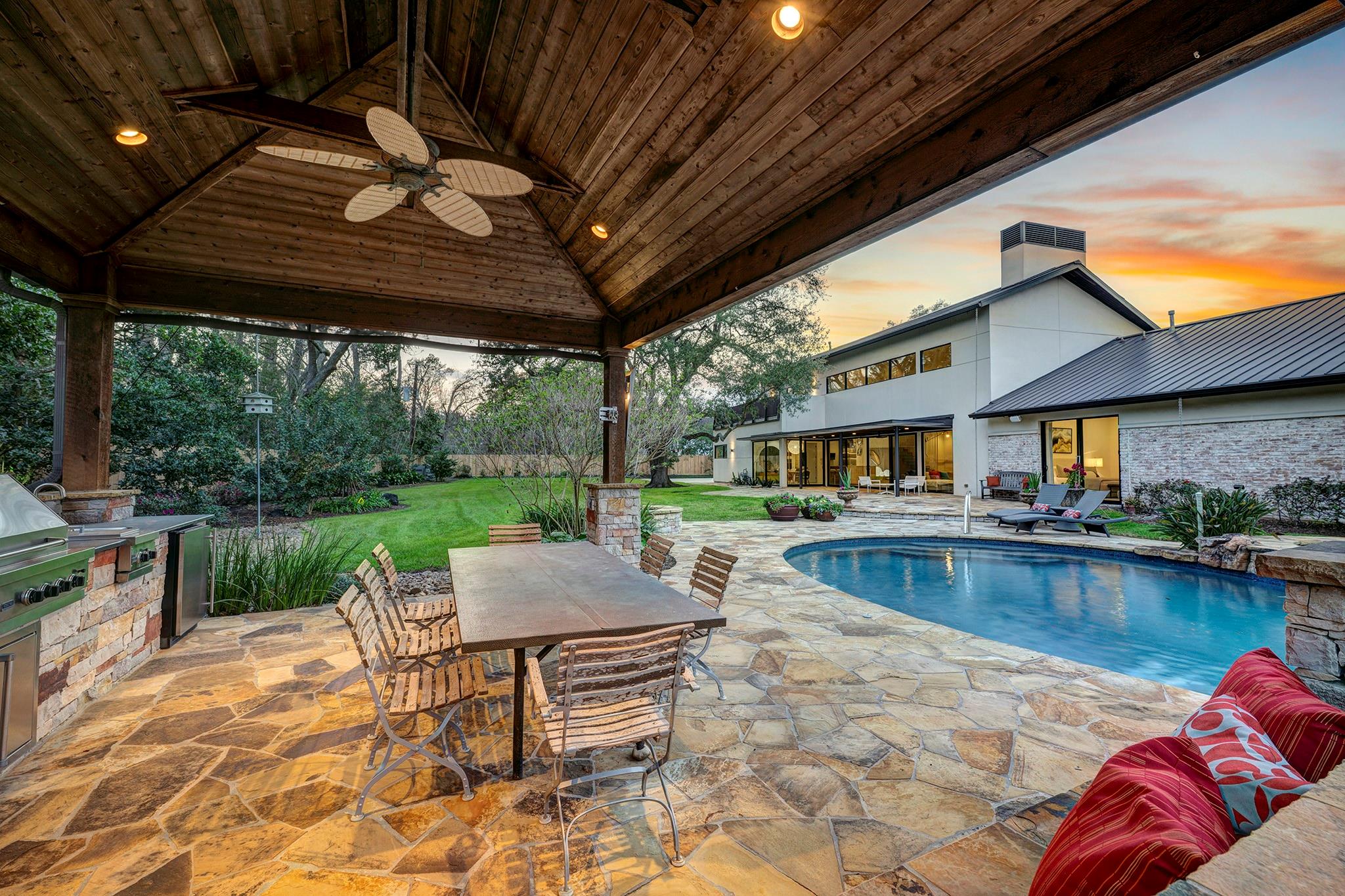 11105 S Country Squire Street