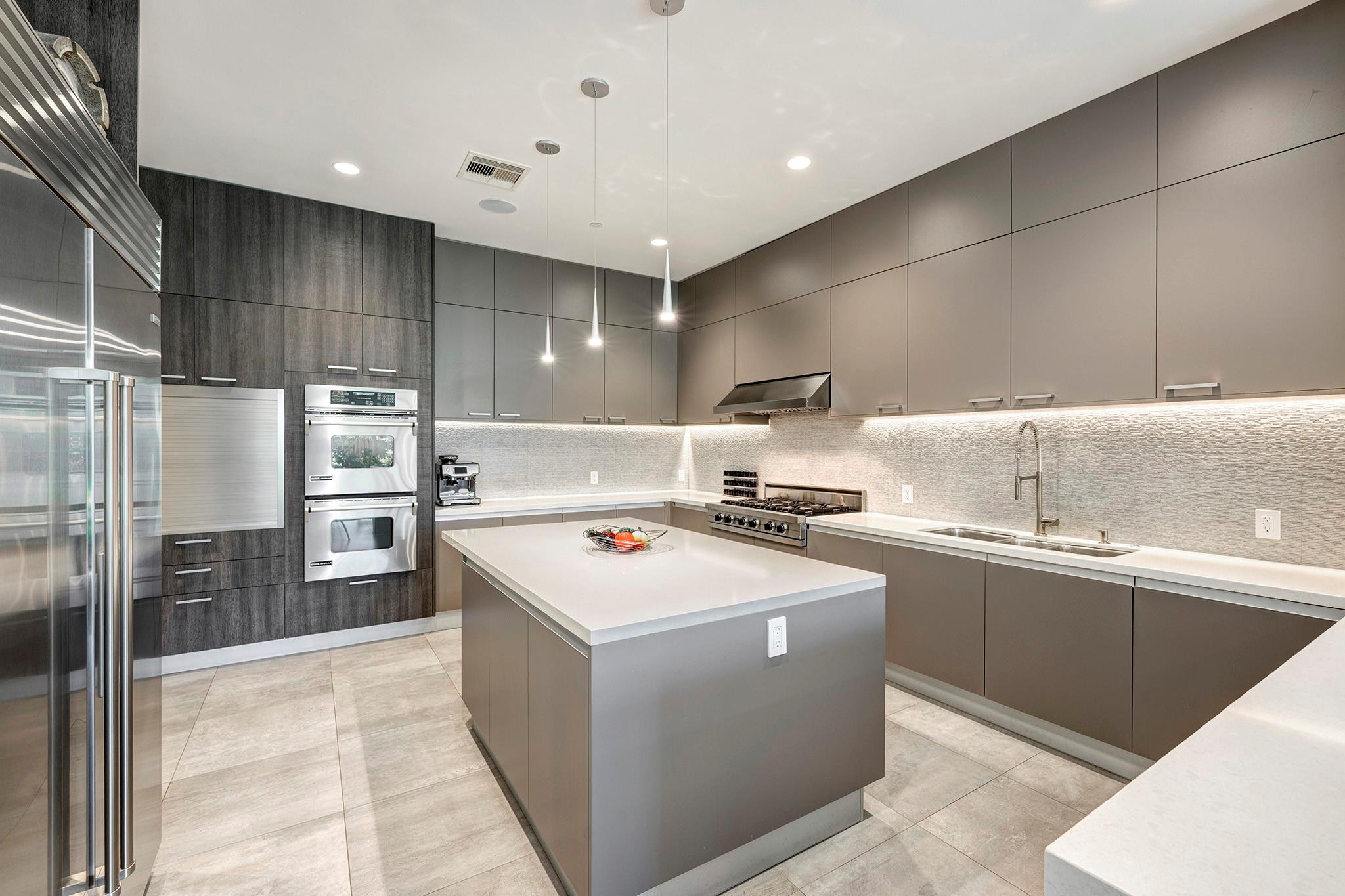 11105 S Country Squire Street