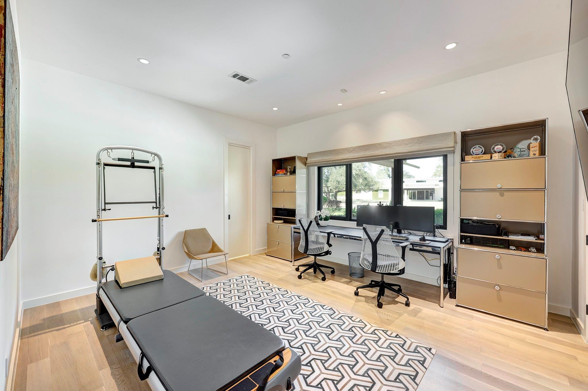 11105 S Country Squire Street