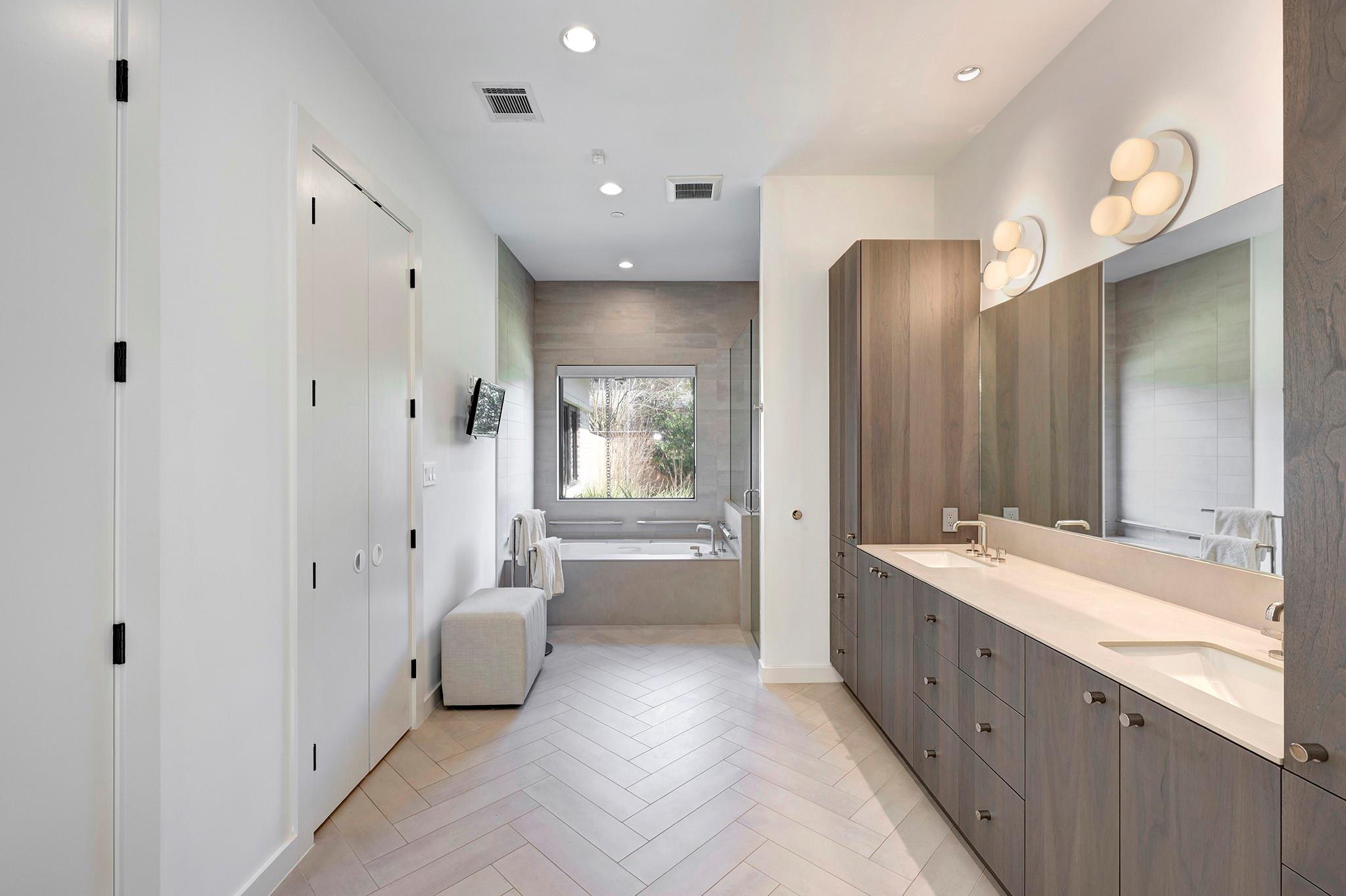 11105 S Country Squire Street