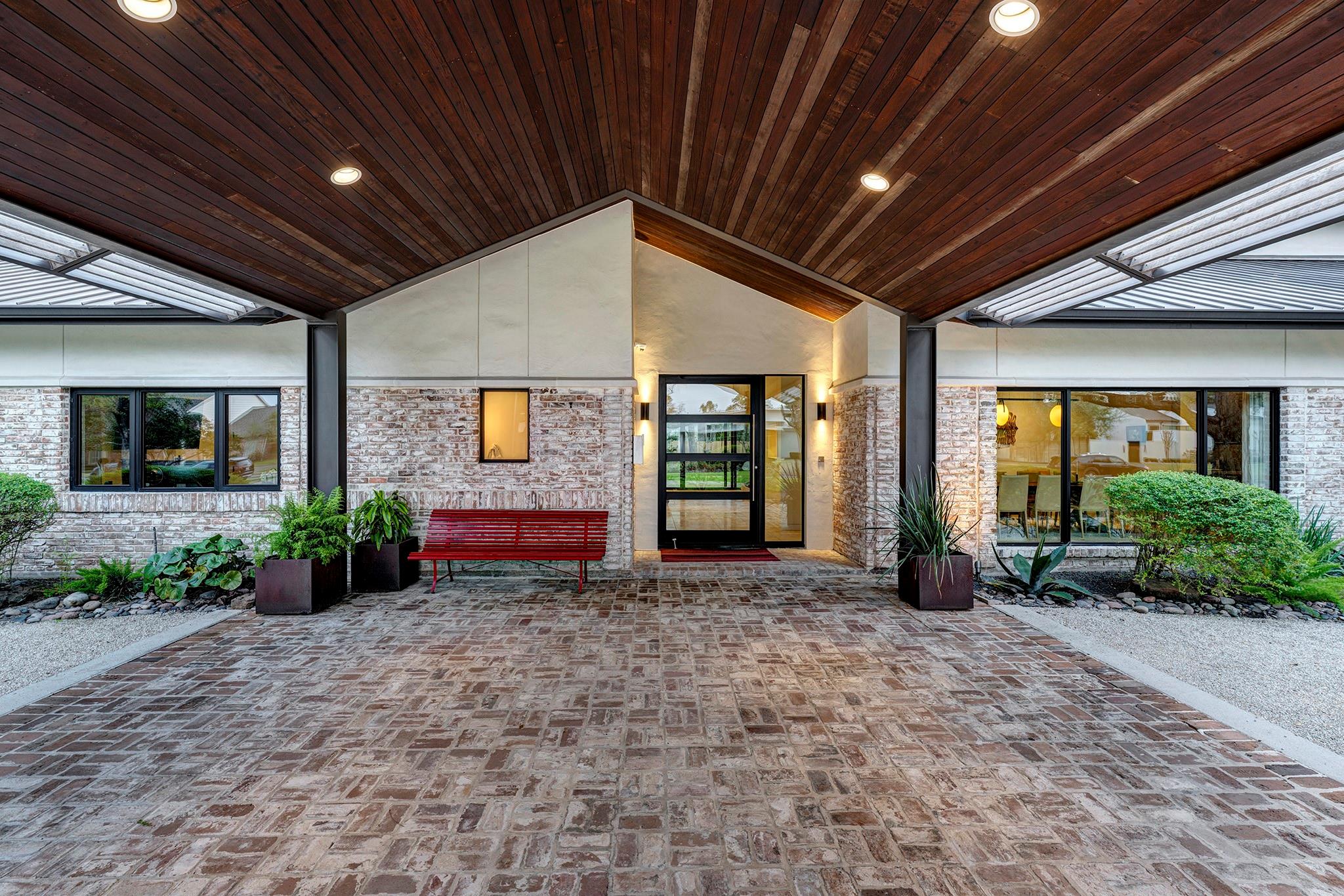 11105 S Country Squire Street