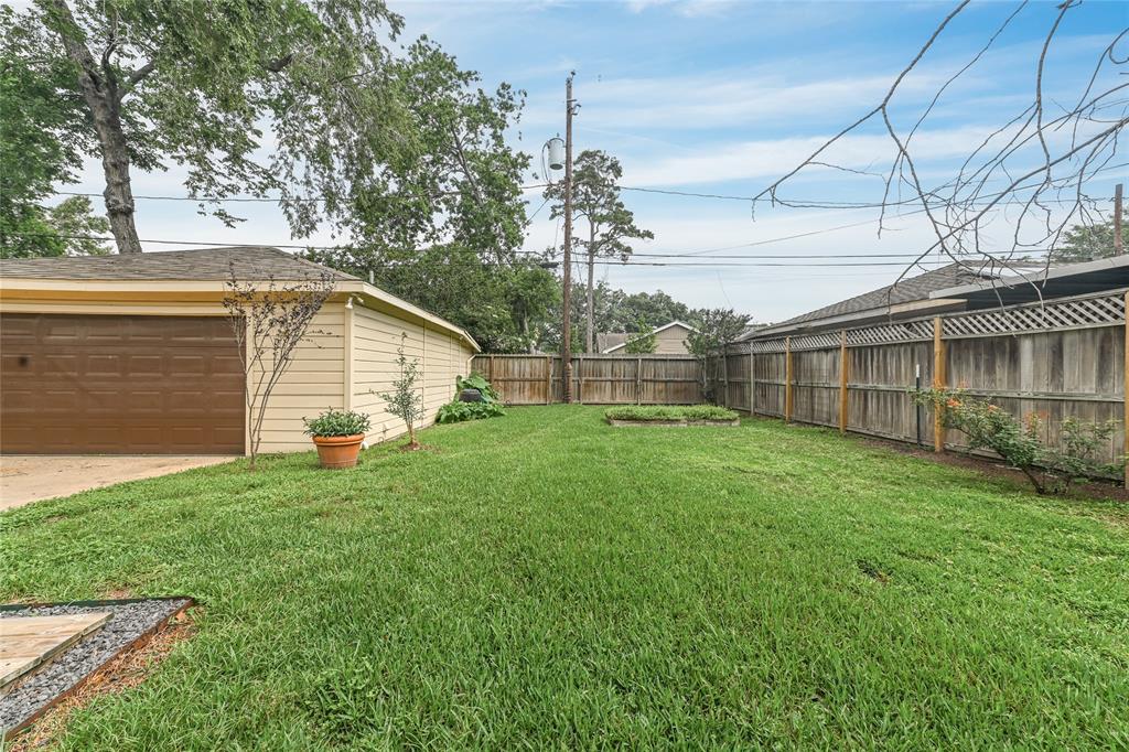 2210 Hialeah Drive