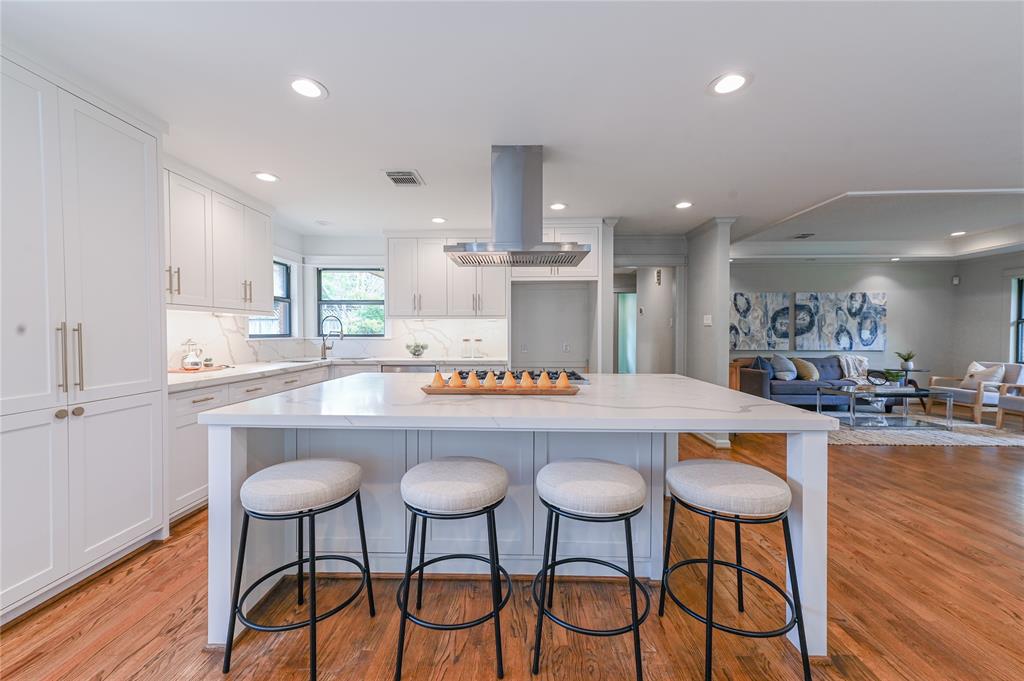 2210 Hialeah Drive