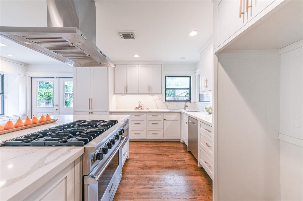 2210 Hialeah Drive