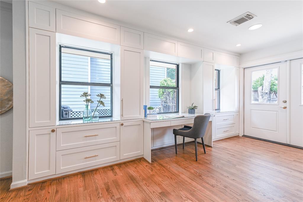 2210 Hialeah Drive