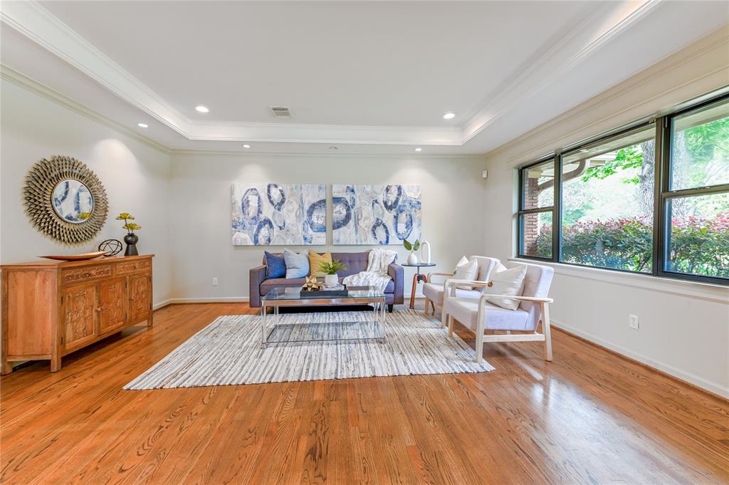 2210 Hialeah Drive