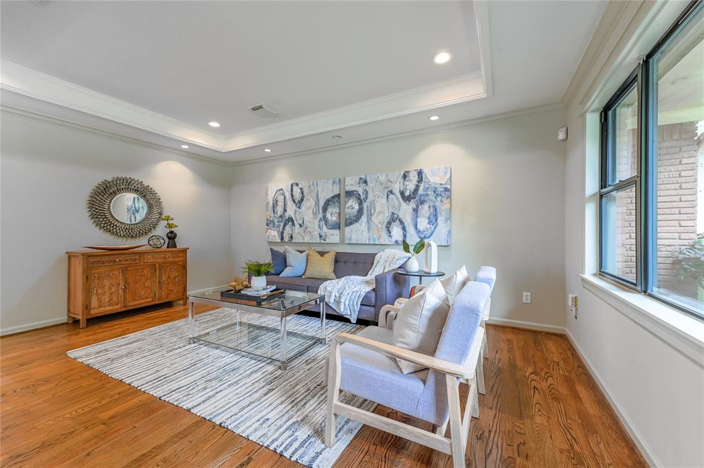 2210 Hialeah Drive