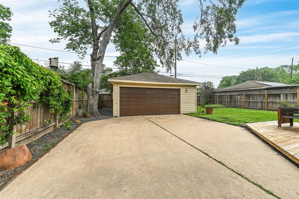 2210 Hialeah Drive