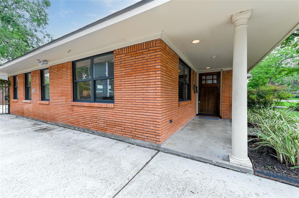2210 Hialeah Drive
